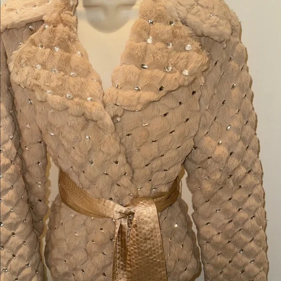 RARE! Gorgeous Vintage Genuine Fur & Rhinestone Coat - Picture 2 of 6